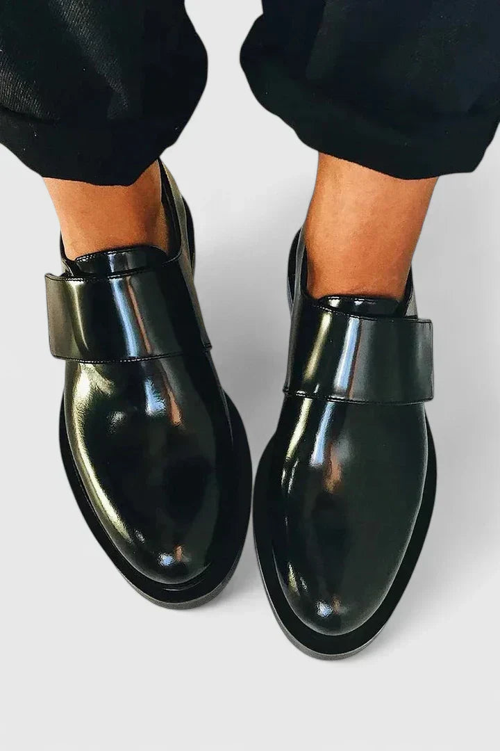Black / UK 10