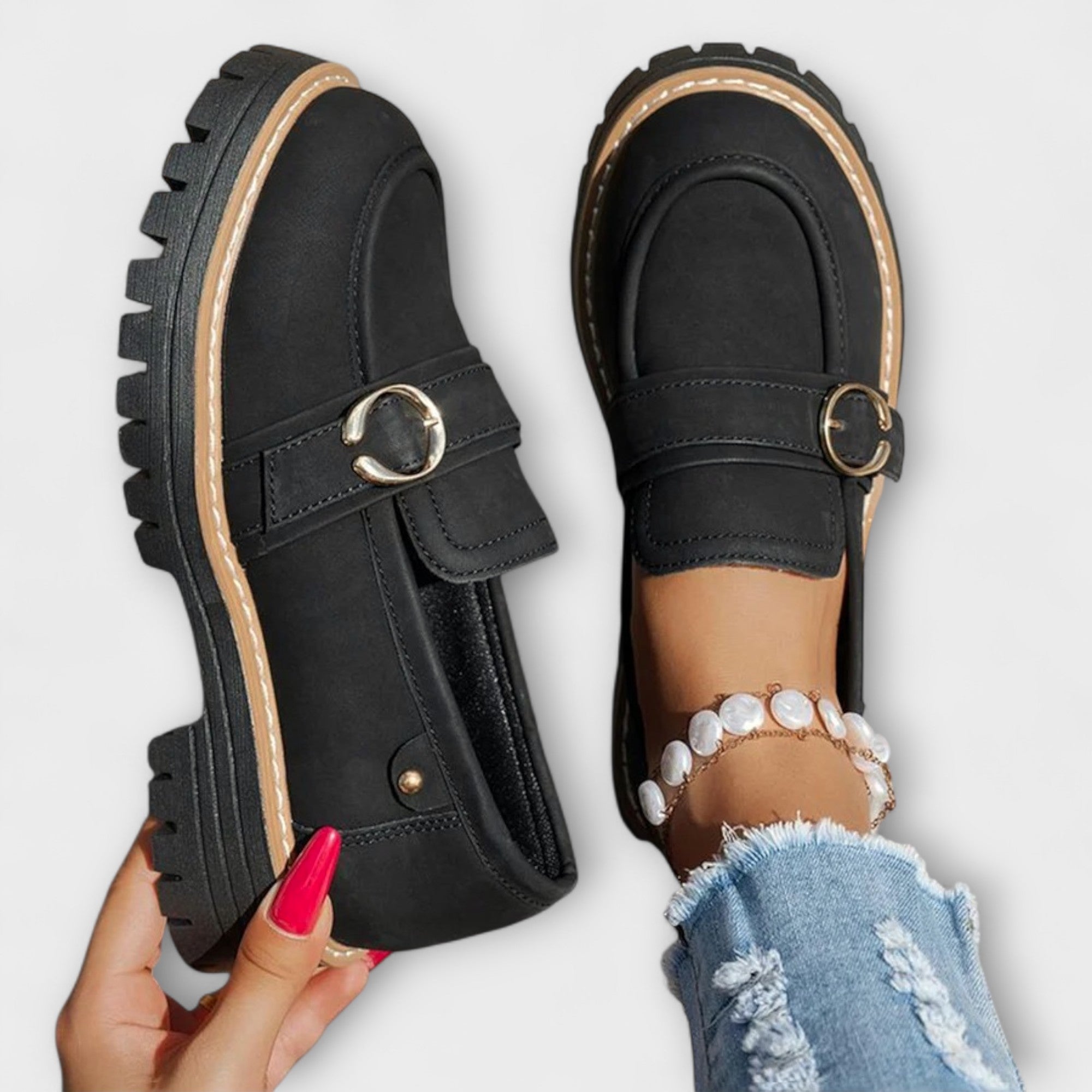 Black / 10